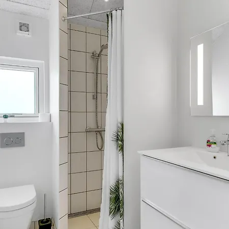 Holiday home 4 Bedroom Pet Friendly In