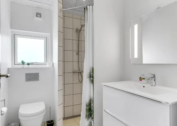 Vakantiehuis Stunning In With Sauna