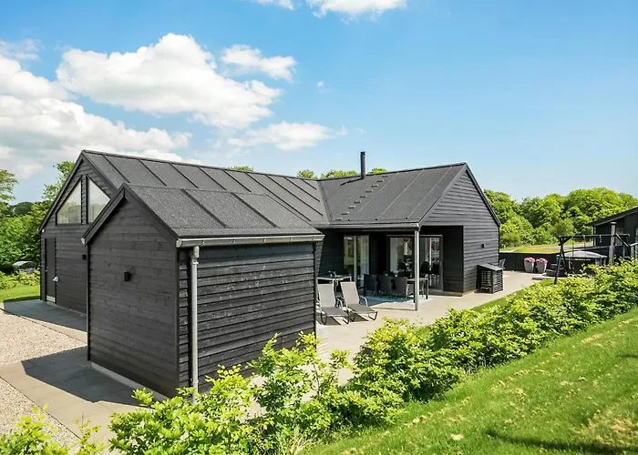 Vakantiehuis Stunning In With Sauna *