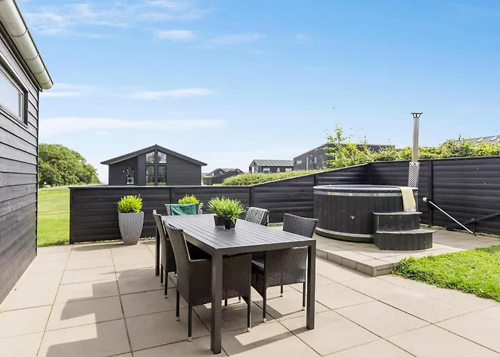 Vakantiehuis Stunning In With Sauna